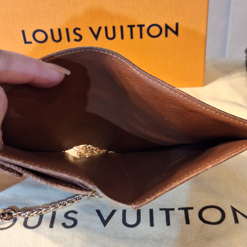 Louis Vuitton Vintage Monogram Wallet - Picture 9 of 13